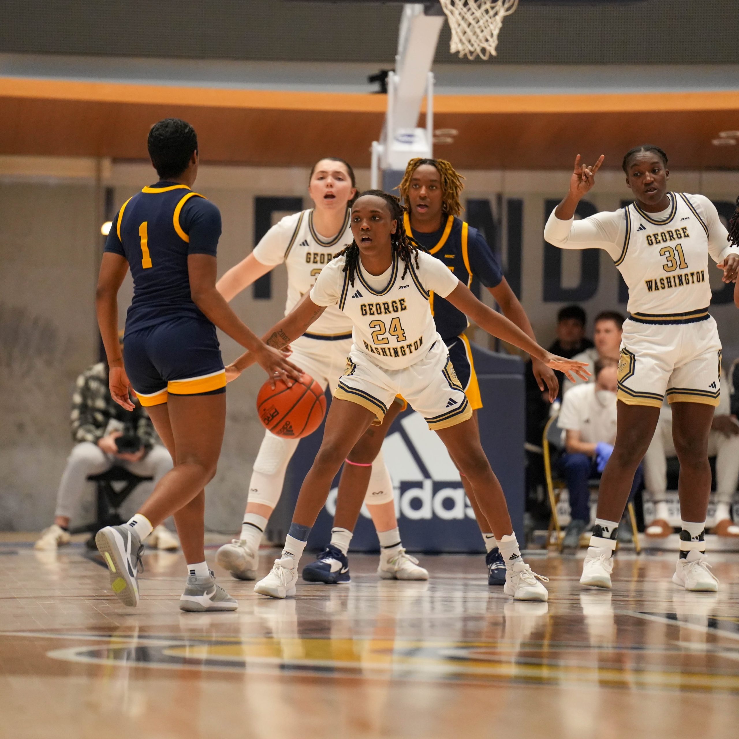 Women’s basketball bounces back over Coppin State following lockdown 3rd quarter
