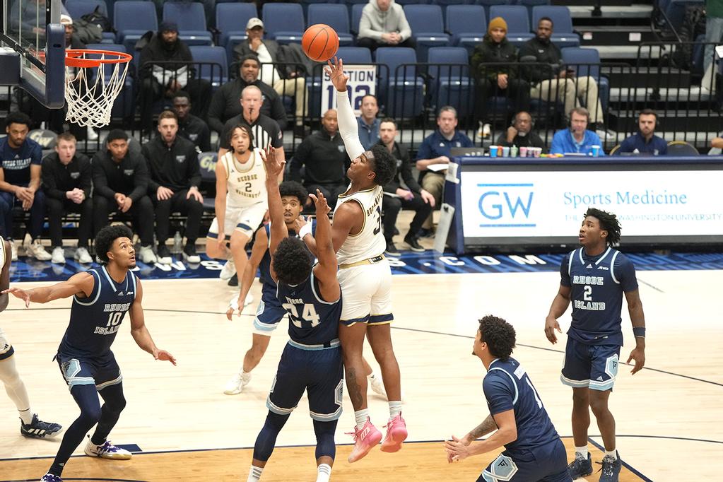 Men’s Basketball Embarrassed by Rhode Island at Home to Extend Skid