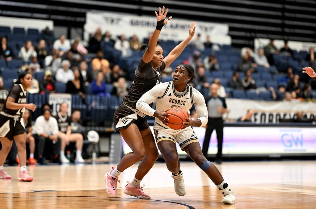 Women’s Basketball Snaps Five Game Losing Streak in Dominant Win Over St. Bonaventure