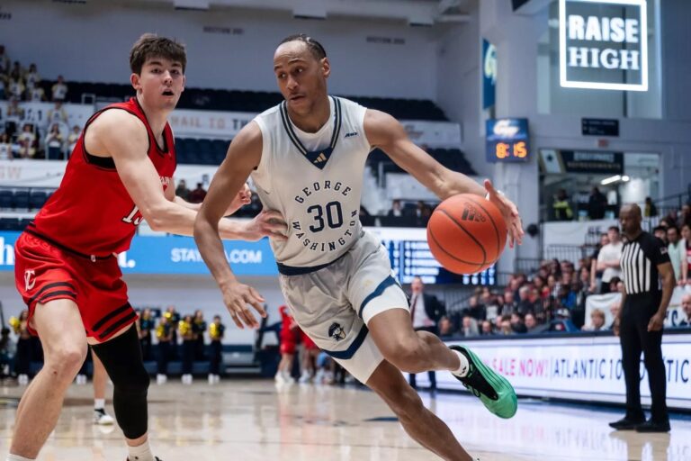 Davidon’s 3-point barrage buries men’s basketball 84-79